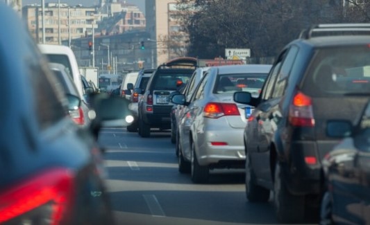Празниците винаги водят големия трафик със себе си Очаква се